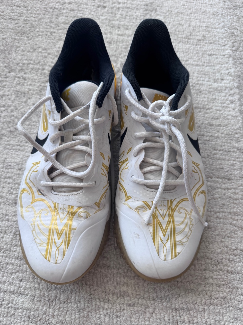 Nike Alpha Huarache Elite 3 Turf Shoes White Gold Men’s 9